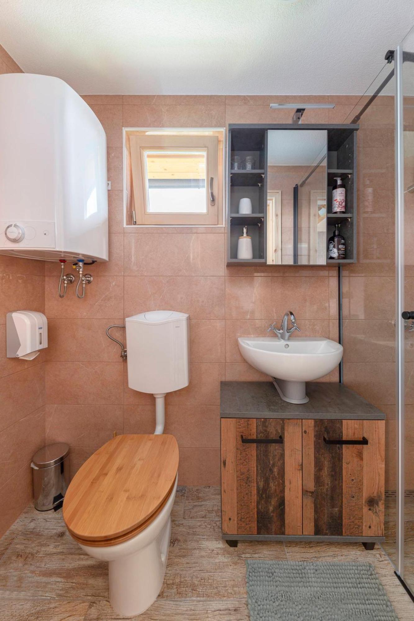 Pr' Koncovc Apartment Kranj Luaran gambar