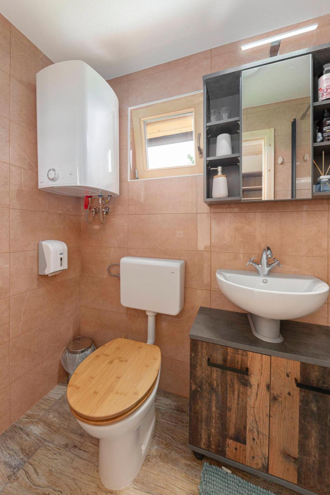 Pr' Koncovc Apartment Kranj Luaran gambar